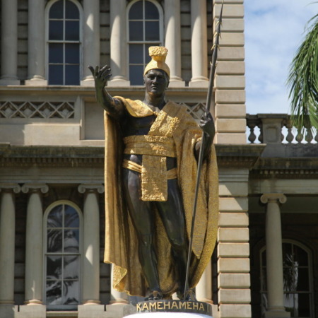 enoatours pearl harbor city from waikiki kamehameha statue honolulu palm trees