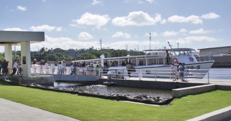 enoatours pearl harbor city from waikiki pearl harbor boat boarding