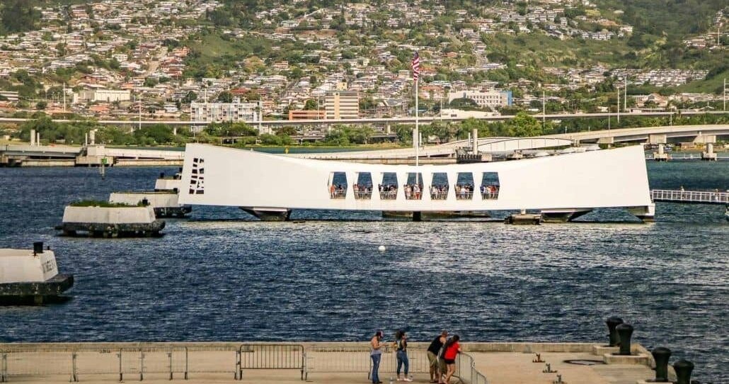 ht pht oahu the complete pearl harbor experience fro pearl harbor memorial boat water