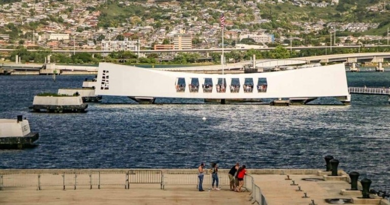 ht-pht-oahu_uss-arizona-memorial-and-historic-honolu-uss-arizona-memorial-honolulu-water ht pht oahu uss arizona memorial and historic honolu uss arizona memorial honolulu water