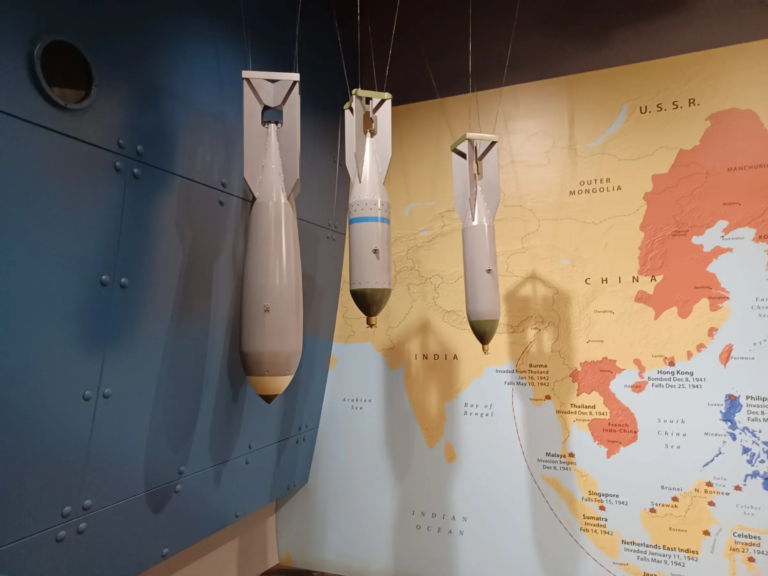 phptours uss arizona chief s multimedia narrated bombs map asia exhibit