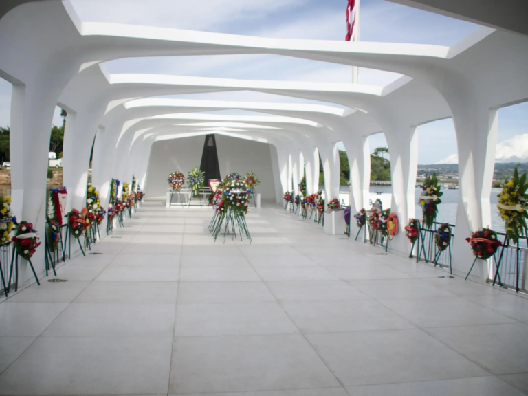 phptours uss arizona chief s multimedia narrated memorial wreaths white structure water