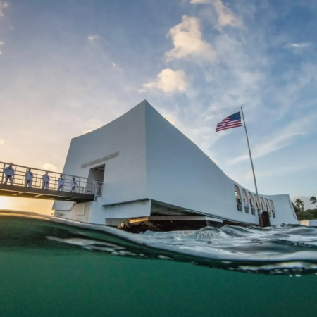 phptours uss arizona commander s multimedia narra uss arizona memorial flag bridge