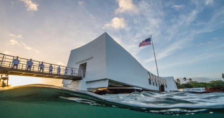 phptours uss arizona commander s multimedia narra uss arizona memorial flag bridge