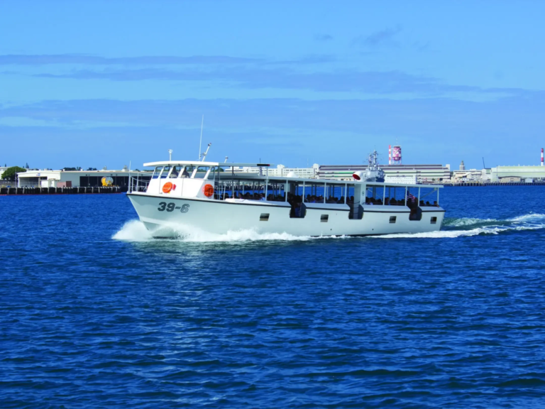 phptours uss arizona deluxe tour boat   water ride